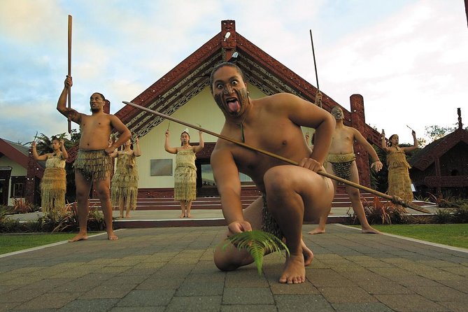Tauranga Private Excursion: Rotorua -Te Puia-Geysers & Kiwi's - Paengaroa reveals the Bay of Plenty’s kiwifruit country
