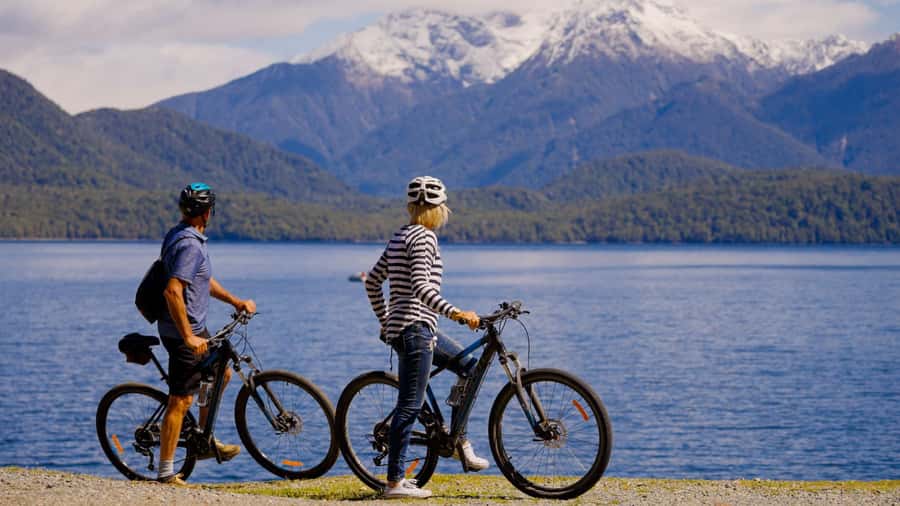 Te Anau: River Jet Boat and Bike Ride Tour with Local Guide - Starting in Te Anau and heading to Queens Reach