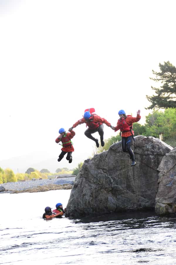 Te Awa Kairangi Grade 2 Scenic Rafting Tour - Starting at the Upper Hutt base