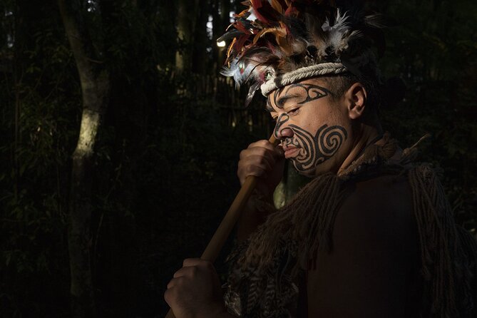 Te Pā Tū Evening Cultural Experience - Private Tour from Auckland - Entering Te Pā Tū after sunset