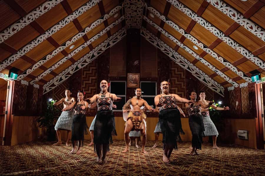 Te Puia: Te Pō Evening Hāngī Buffet and Cultural Experience - Should you book Te Pō?