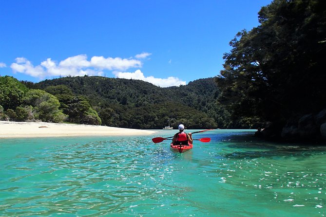The Family Cruiser - Setting out from Marahau at 8:30 am