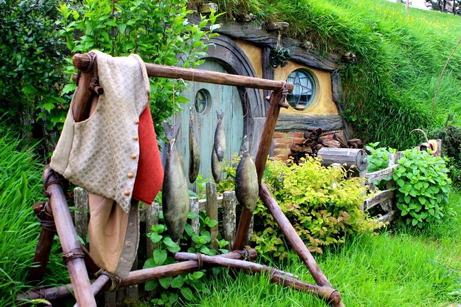 The Hobbiton Movie Set Small-Group Guided Tour from Auckland - Is the $204.79 price good value?