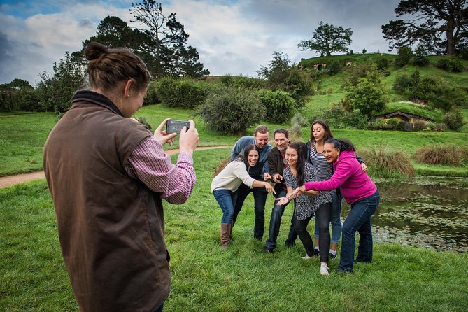 The Hobbiton Movie Set Small-Group Guided Tour from Auckland - The 6:00 am Auckland pickup