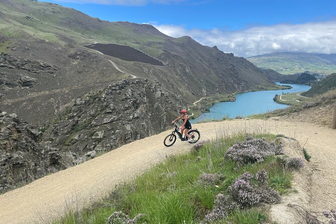 The Ultimate Lake Dunstan Bike Hire And Boat Experience - Carrick Winery, Burger Afloat, and the approach to Clyde