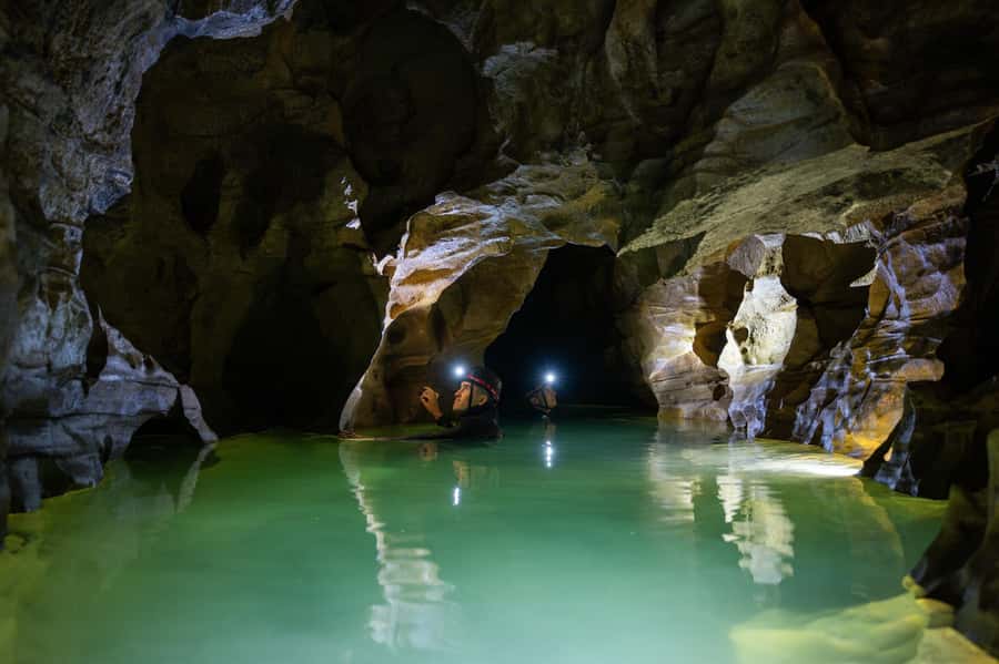 The Waitomo Experience : Okohua Glowworm Cave Tour - The mid-cave pause