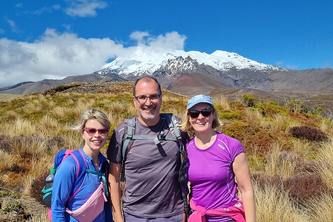 Tongariro Discovery Walk - Taranaki Falls and lunch beside the water