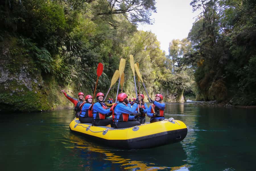 Tongariro River: Grade 3 Whitewater Rafting - Safety first, then the first rapid