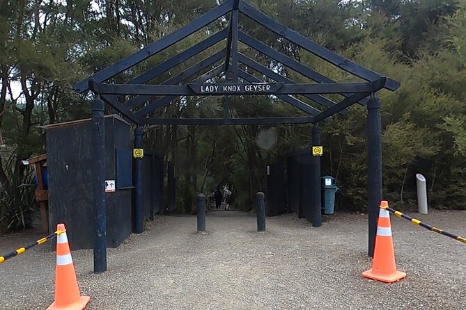 TRIPLE DEAL Wai-O-Tapu, Redwood Forest & Blue Springs Ex Auckland - Blue Spring is the quiet highlight