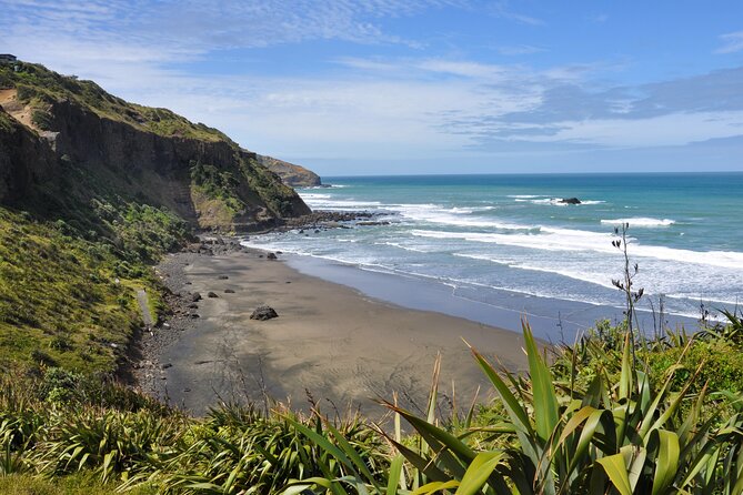 Ultimate Auckland Experience Full Day Tour with Brewery Lunch - The black sand of Muriwai Beach