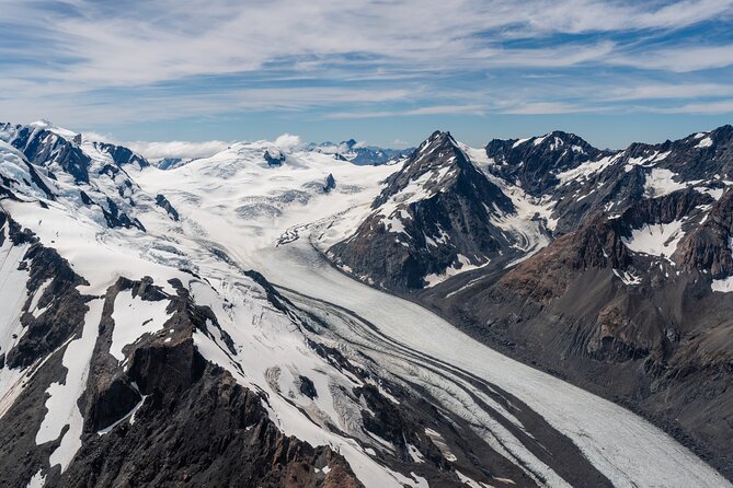 Ultimate Discovery: 3 Glaciers & Snow Landing – 45min - The safety briefing and helicopter boarding