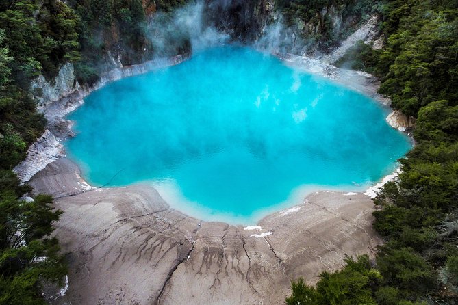 Volcanic Valley Self Guided Walking and Hiking at Waimangu - Frying Pan Lake and the first volcanic sights