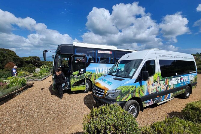 Waiheke Island: Afternoon Wine Affair with Ocean Front Lunch - A group of up to 25 and a guide-led feel