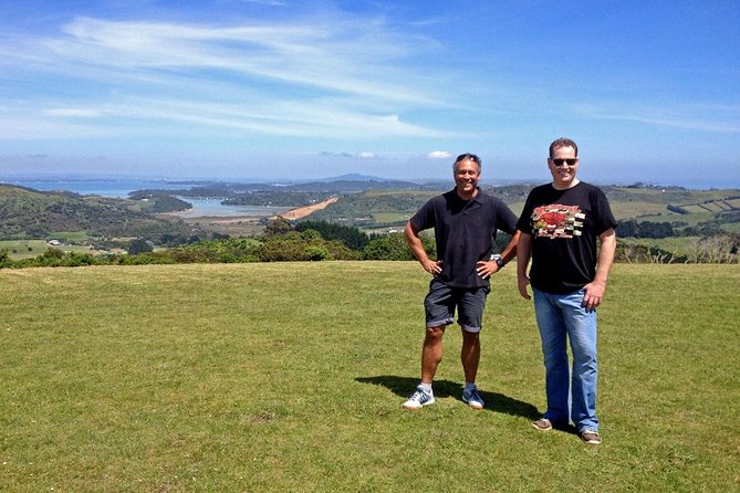 Waiheke Island Bush & Beach Walk - Into native bush and coastal country