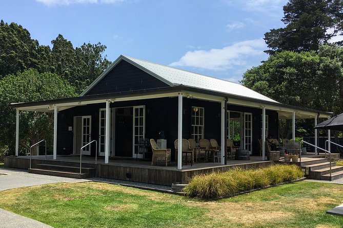 Waiheke Island Experience Tour - Man O’War, where wine meets the coast