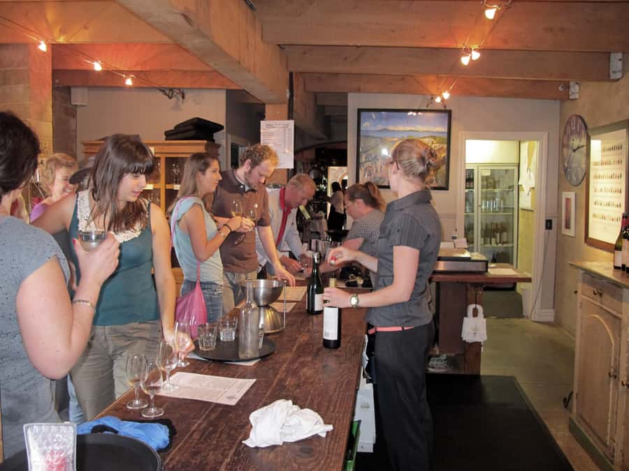 Waiheke Island: Scenic PREMIUM Wine Tour. Max 11 clients - Meeting your guide at the 10am pickup
