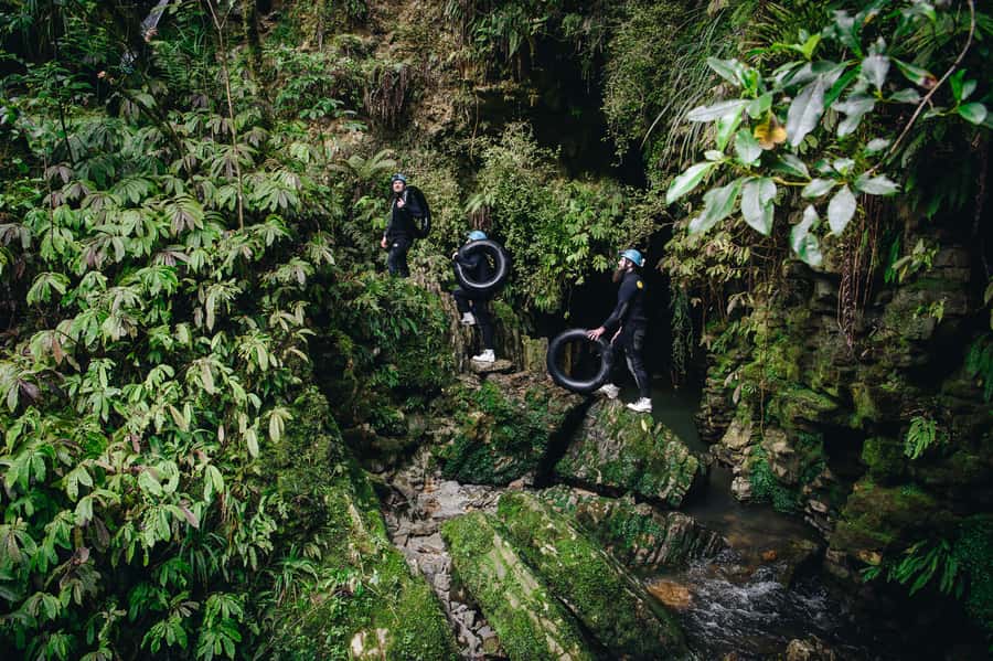 Waitomo Caves: Labyrinth Black Water Rafting Experience - Guides make the difference