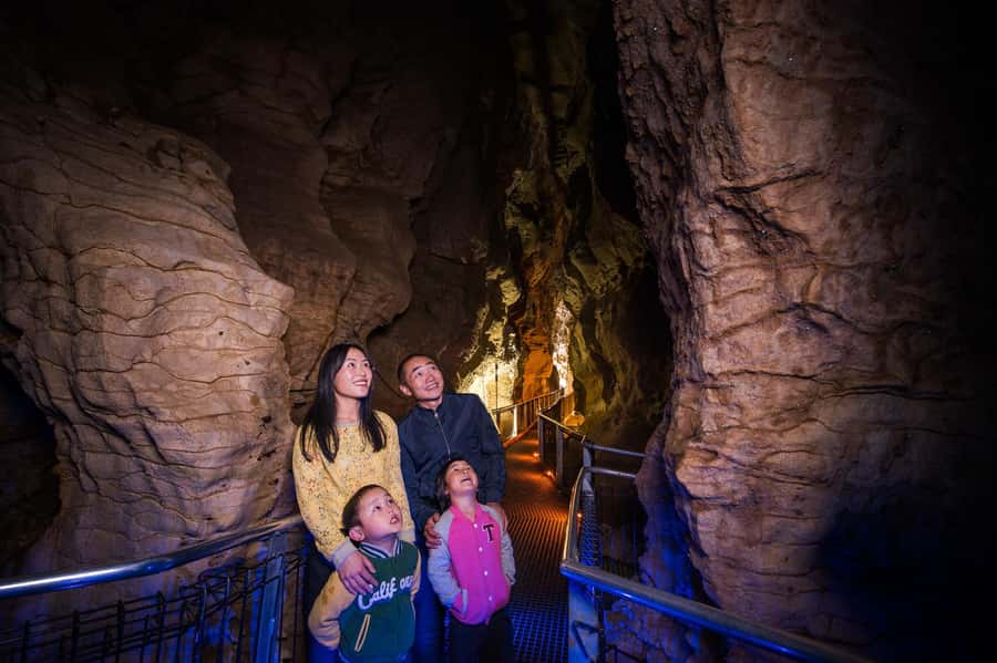 Waitomo Caves: Ruakuri Cave 1.5 Hour Guided Tour - The guide can shape the whole experience