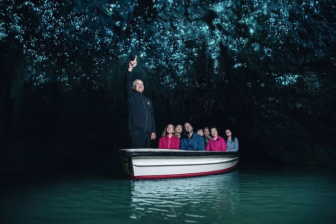 Waitomo Glow Worm Caves - Inside the Waitomo Glowworm Cave