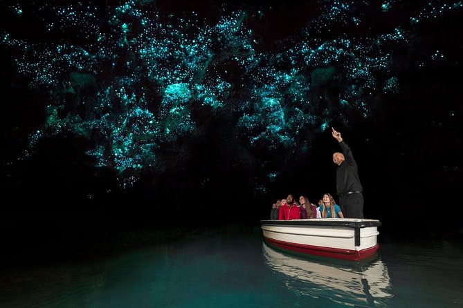 Waitomo Glowworm Caves Guided Tour - Walking through Cathedral Cave