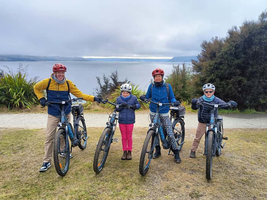 Wānaka And Hāwea: Trail Ride on Bike or E-Bike - Lake Hāwea: bike fitting before the ride