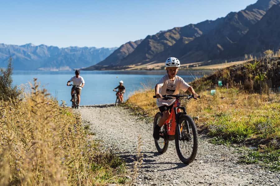 Wānaka: Gladstone Track and Wanaka Trails on Bike or eBike - Why this Wānaka bike ride works so well