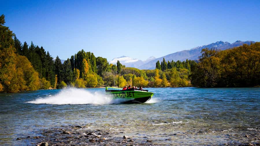 Wanaka: Jet Boat Ride on Clutha River - How the small group affects the ride