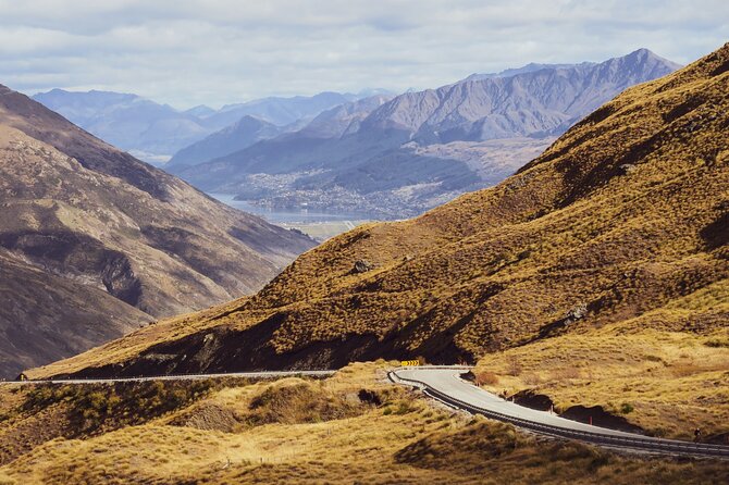Wanaka Private Day Trip from Queenstown: TravelnGo - Wanaka is more than a photograph at the lake