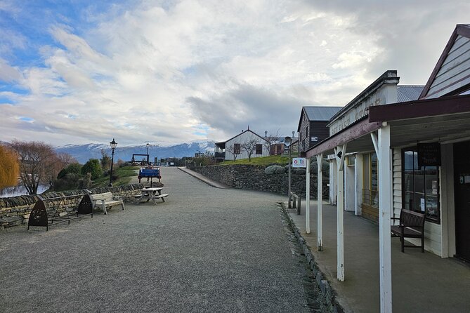 Wanaka Private Day Trip from Queenstown: TravelnGo - The return through Kawarau Gorge adds drama