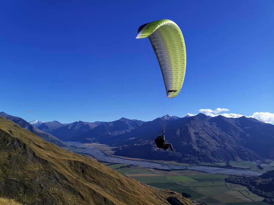 Wanaka: Tandem Paragliding Experience - The Ten-Minute Shuttle to Pub Corner