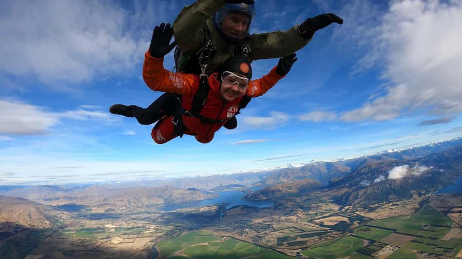 Wanaka: Tandem Skydive Experience - The 20-minute flight to altitude
