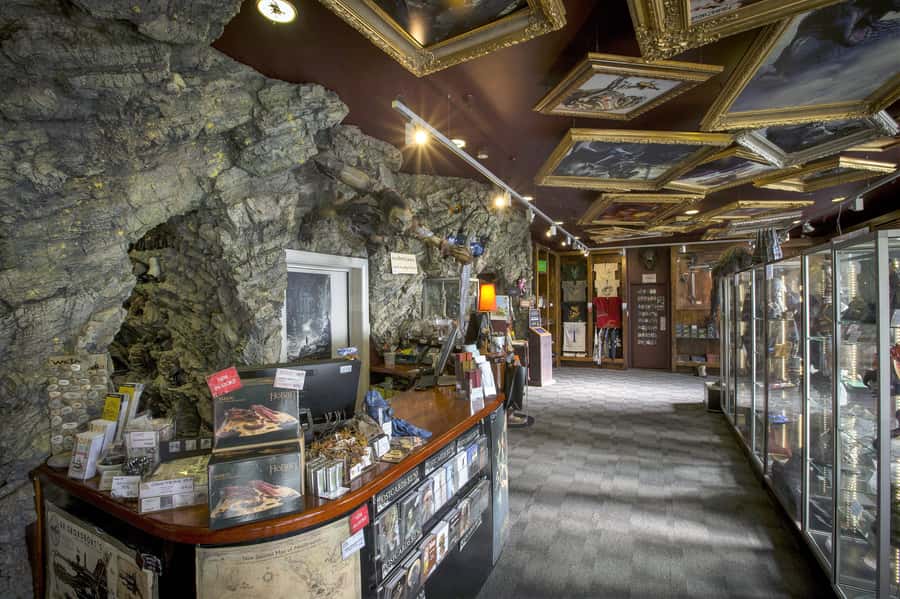 Wellington: Cave to Coast Highlights Guided Tour - Shelly Bay and the Miramar Peninsula