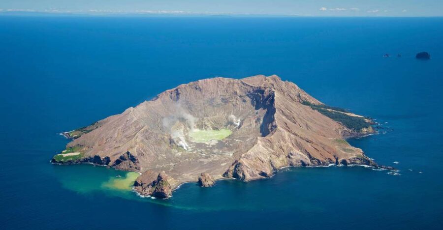 Whakaari - White Island Cultural and Flight Experience - Photography from a small aircraft