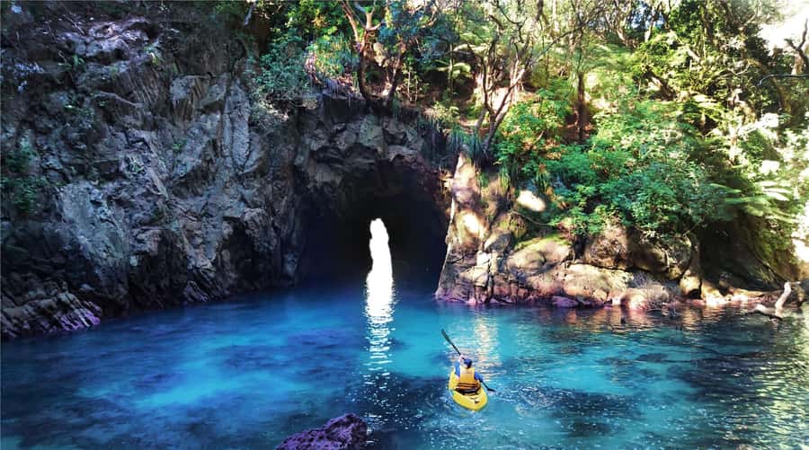 Whangamata: Donut Island Guided Kayaking Experience - The 600-metre paddle across Whangamata’s coast