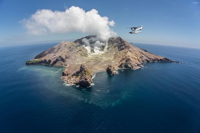White Island & Mount Tarawera Floatplane Adventure - Getting a rare view of White Island