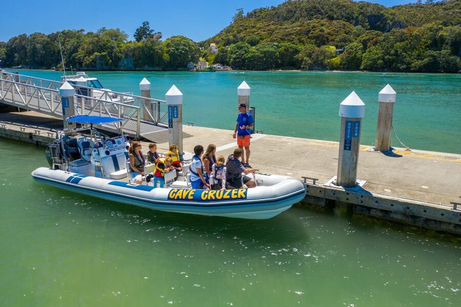 Whitianga: Cathedral Cove Thrilling Boat Tour and Snorkeling - Cathedral Cove from the water